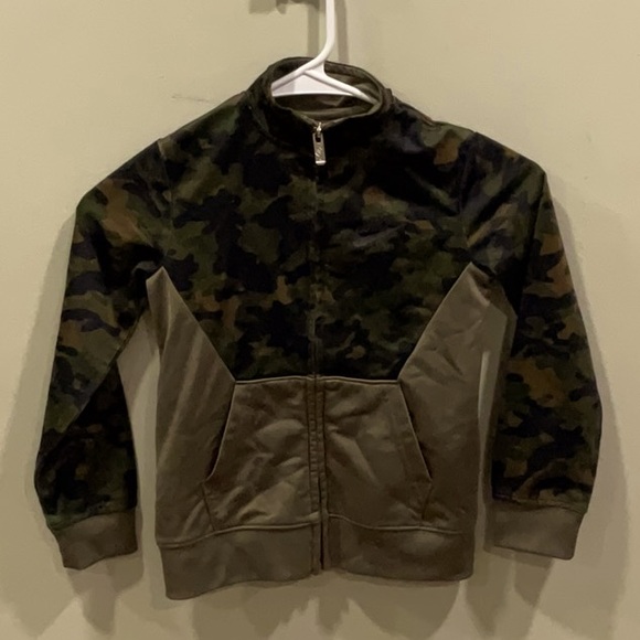 Nike Track Outerwear Green Camo Jacket Size Small 4-5yr old - Picture 1 of 4